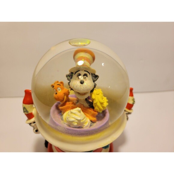 Dr. Seuss The Cat in the Hat Snowglobe In A Hat That’s What Friends Are For - Picture 3 of 16